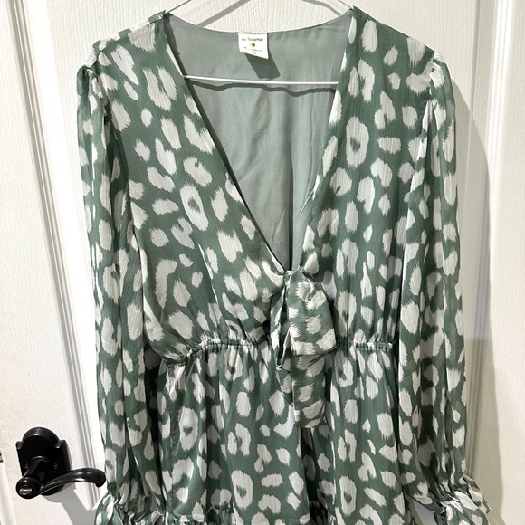 By Together Green Leopard Print Chiffon Ruffled Dress NWOT - Picture 6 of 12